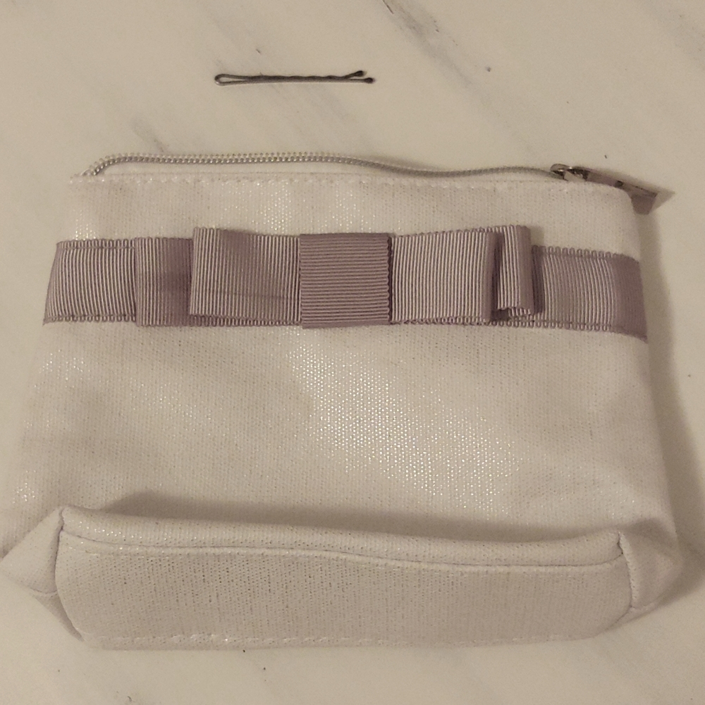 💝FREE with purchase Cute Cosmetic bag